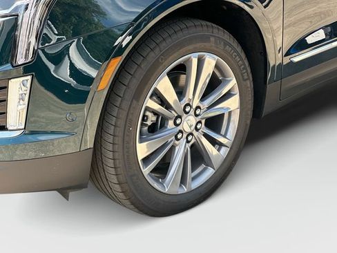 New 2026 Cadillac XT5 Premium Luxury w/ LPO, Floor Liner Package AWD/4WD image 17