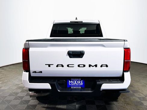 Used 2025 Toyota Tacoma TRD Off-Road AWD/4WD image 7