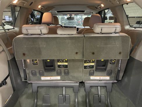Used 2017 Toyota Sienna XLE w/ XLE Navigation Package FWD image 24
