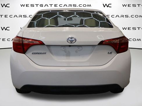 Used 2018 Toyota Corolla LE image 5