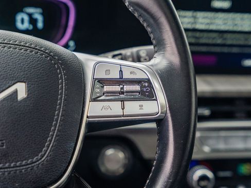 Used 2023 Kia Telluride EX w/ EX Captain's Chair Package image 28