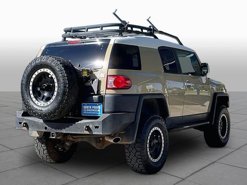 Used 2011 Toyota FJ Cruiser 4WD w/ Upgrade Pkg image 12