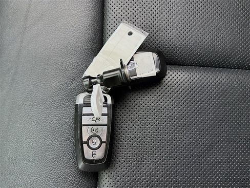 Used 2022 Ford F350 Lariat w/ Tremor Off-Road Package image 37