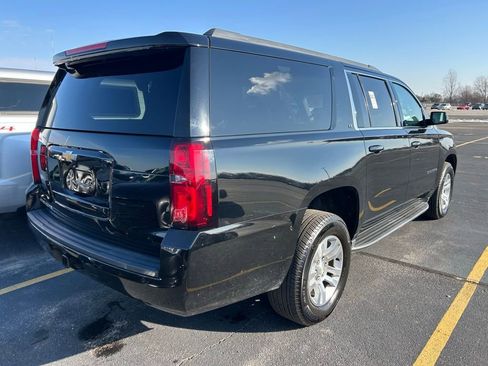 Used 2018 Chevrolet Suburban LT image 4