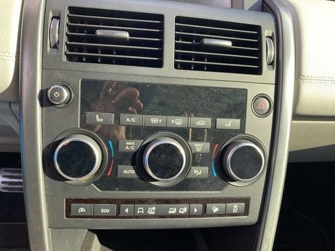 Used 2017 Land Rover Discovery Sport HSE image 7