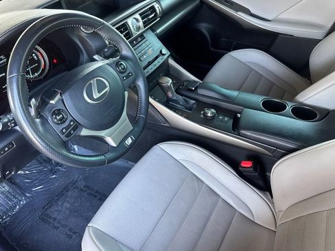 Used 2015 Lexus IS 350 w/ F-Sport Package RWD image 9
