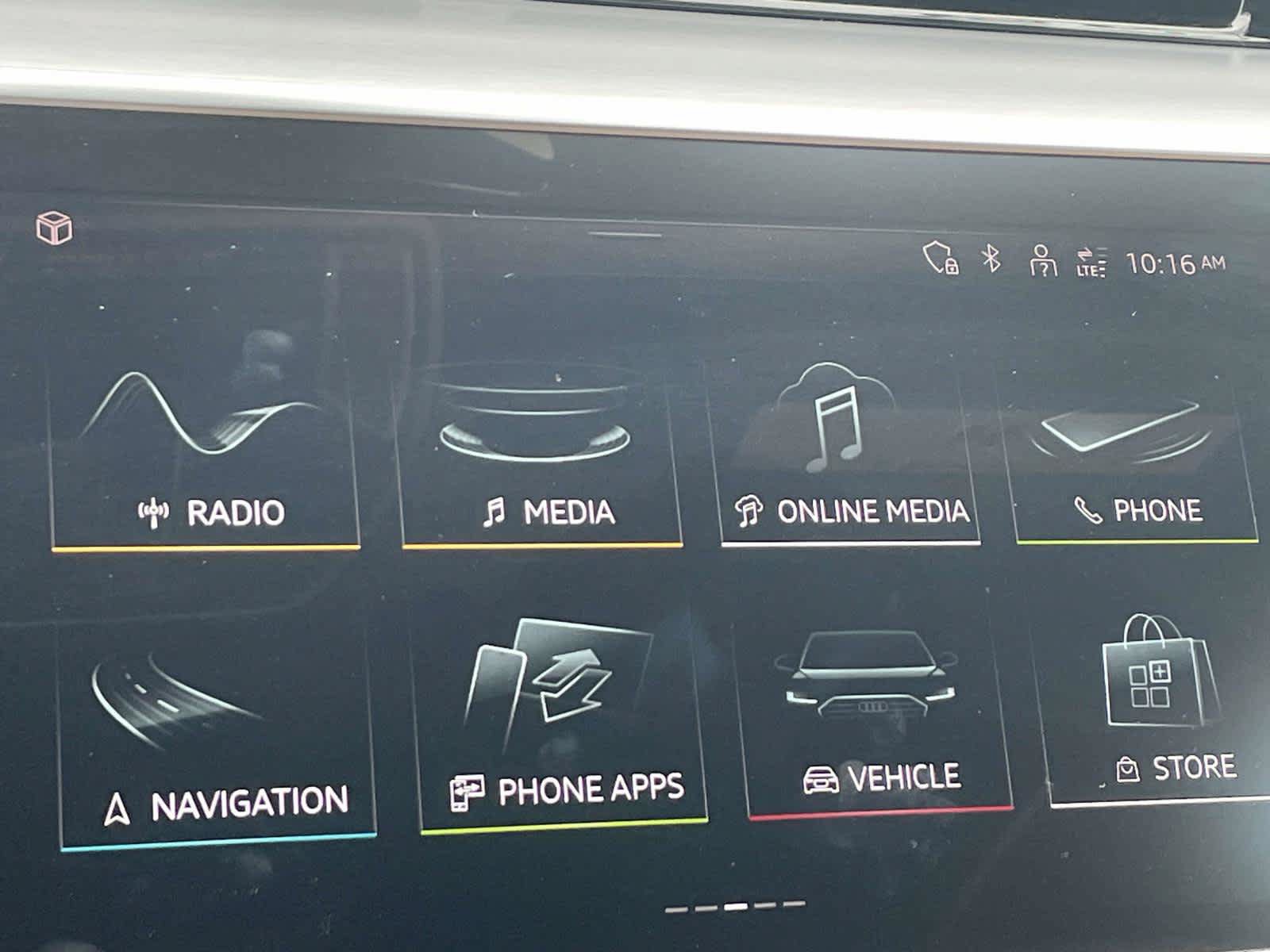 Certified 2025 Audi A8 L 3.0T w/ Executive Package AWD/4WD image 27