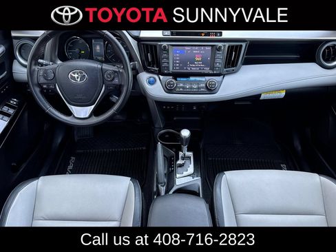 Used 2017 Toyota RAV4 Limited AWD/4WD image 4