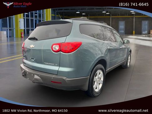 Used 2009 Chevrolet Traverse LT image 3