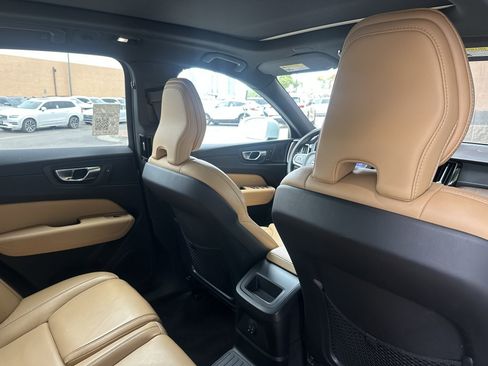 Used 2022 Volvo XC60 T8 Inscription w/ Advanced Package AWD/4WD image 33