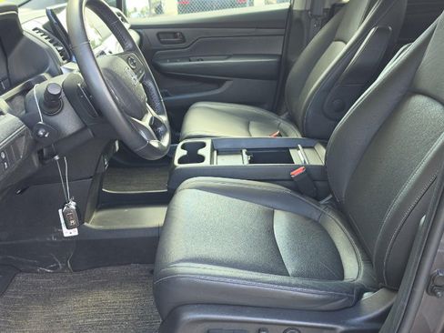 Used 2024 Honda Odyssey EX-L image 11