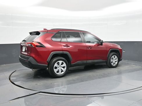 Used 2020 Toyota RAV4 LE image 9