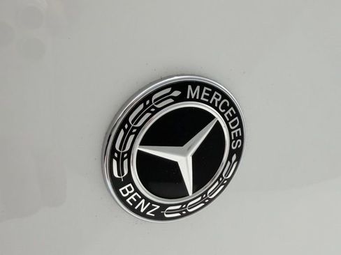 Used 2018 Mercedes-Benz E 300 4MATIC image 13