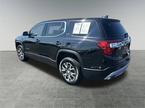 Used 2023 GMC Acadia SLE image 3