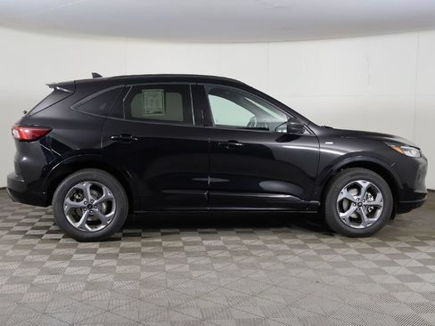 Used 2024 Ford Escape ST-Line w/ Tech Pack #1 AWD/4WD image 18