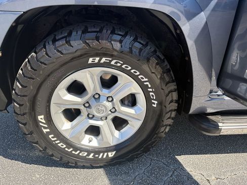 Used 2013 Toyota 4Runner Limited image 18