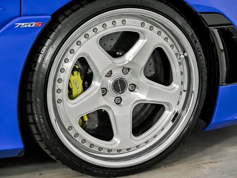 Used 2024 McLaren 750S Spider RWD image 17