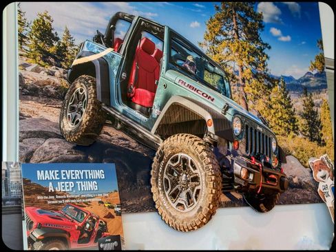 Used 2020 Jeep Cherokee Latitude Plus image 10