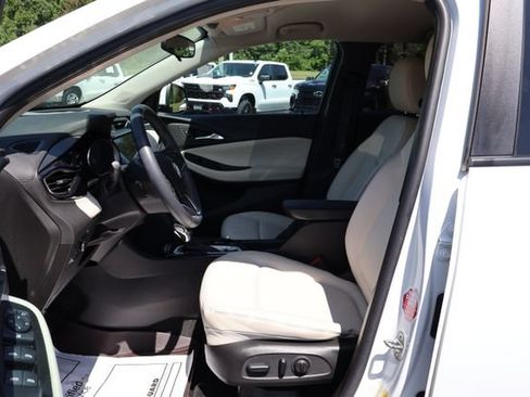 Used 2022 Buick Encore GX Select FWD image 17