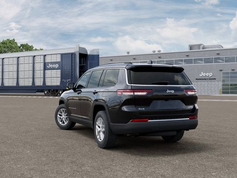 New 2025 Jeep Grand Cherokee L Laredo w/ Trailer Tow Package AWD/4WD image 3