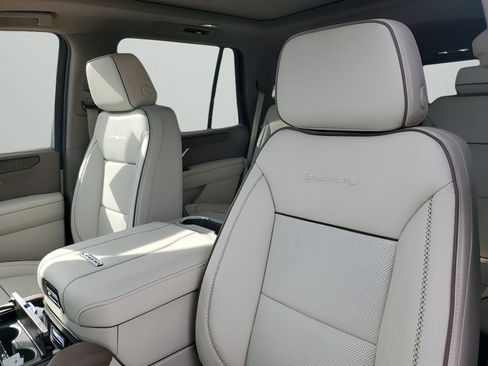 New 2026 GMC Yukon Denali w/ Sun & Power Step Package image 31