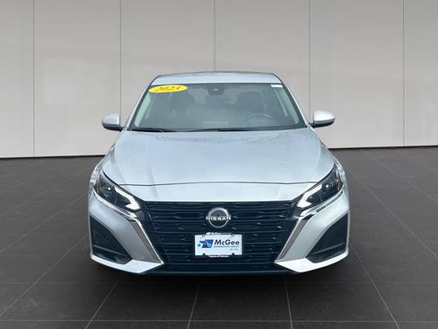 Used 2023 Nissan Altima 2.5 SV FWD image 8