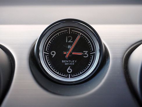 Used 2019 Bentley Bentayga V8 image 61