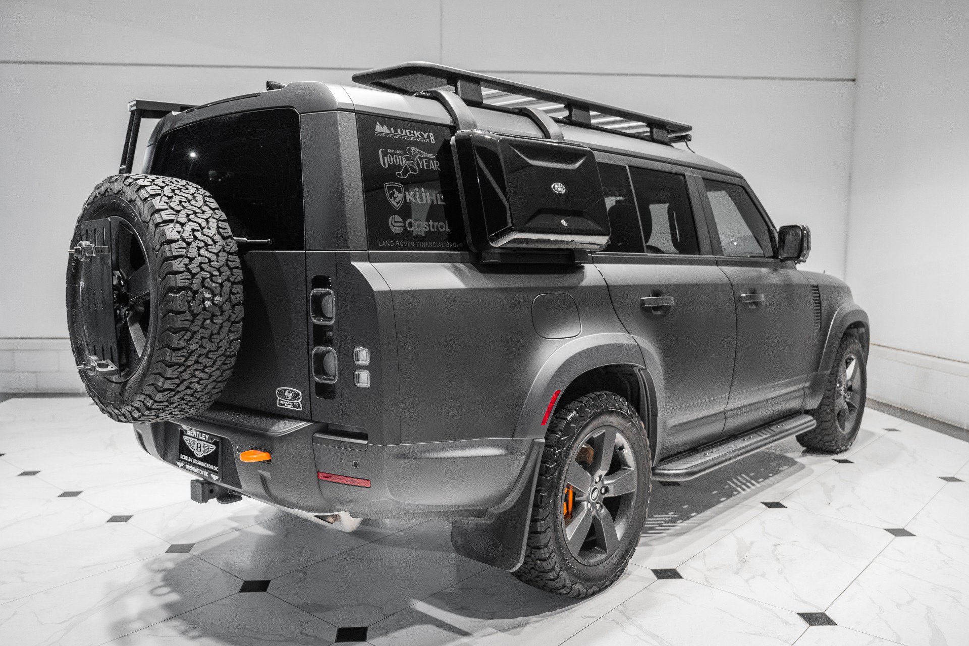 Used 2023 Land Rover Defender 130 SE AWD/4WD image 10