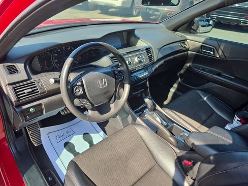 Used 2017 Honda Accord Sport image 5