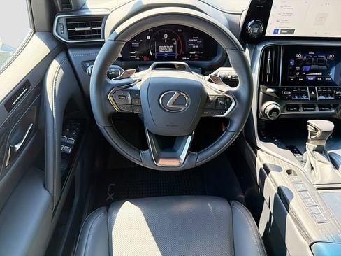 Used 2025 Lexus LX 600 4WD w/ Accessory Package (2T) image 22