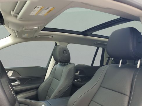 Certified 2026 Mercedes-Benz GLS 450 4MATIC image 19