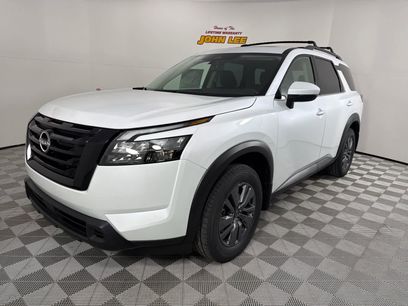 New 2025 Nissan Pathfinder SV w/ SV Premium Package