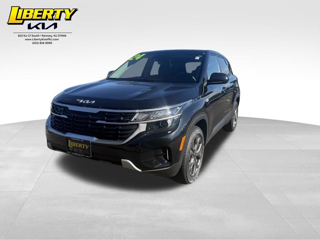 Used 2024 Kia Seltos LX AWD/4WD image 3
