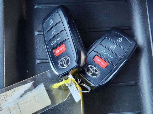 Used 2025 Toyota Tundra SR5 image 31