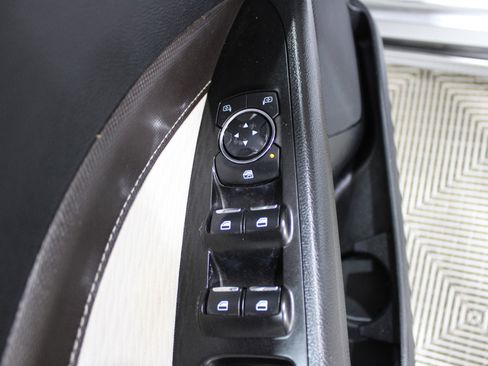 Used 2020 Ford Fusion SE w/ Equipment Group 151A image 7