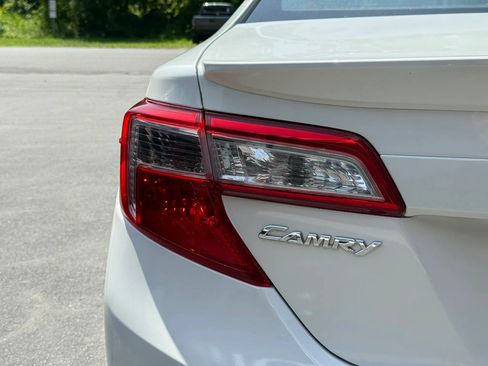 Used 2012 Toyota Camry SE FWD image 38