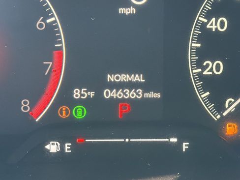 Used 2025 Honda Civic Sport image 3