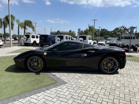 Used 2018 Ferrari 488 Spider image 9