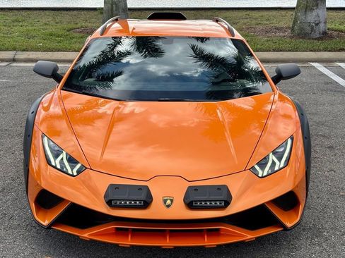 Used 2024 Lamborghini Huracan Sterrato AWD/4WD image 2