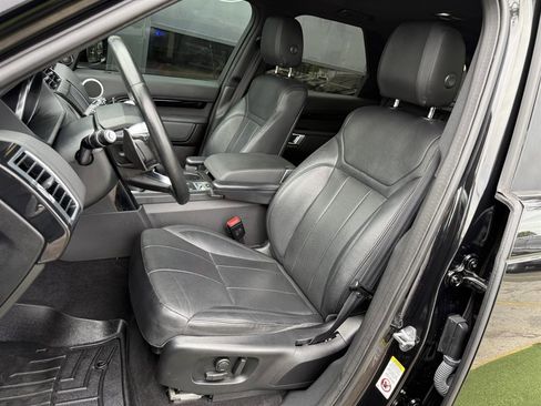 Used 2019 Land Rover Discovery SE AWD/4WD image 14