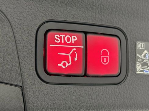 Certified 2025 Mercedes-Benz GLE 450 4MATIC image 21