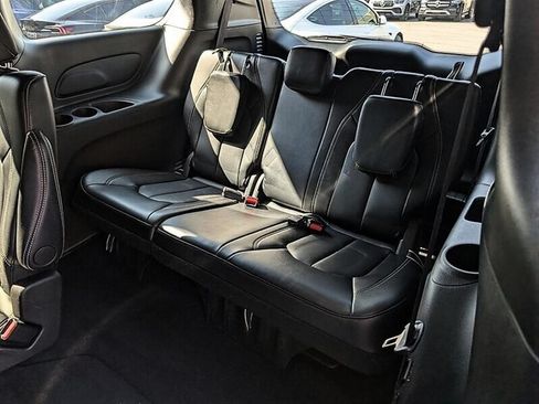 Used 2025 Chrysler Pacifica Select FWD image 26