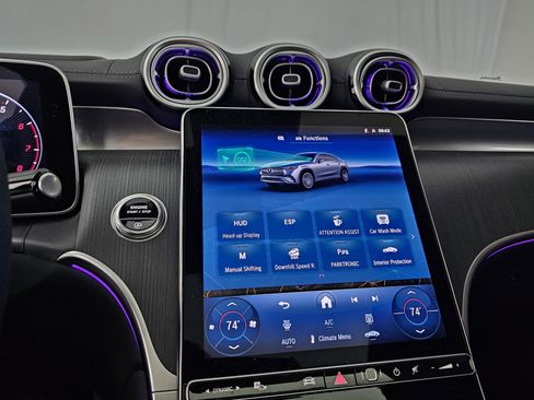 Used 2025 Mercedes-Benz GLC 300 4MATIC image 31