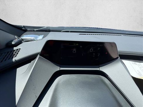 New 2026 Toyota Prius Plug-In Hybrid FWD image 11