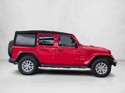 Used 2018 Jeep Wrangler Unlimited Sahara w/ Cold Weather Group image 4