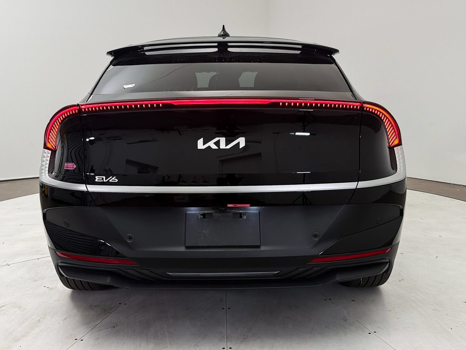 Used 2025 Kia EV6 Light w/ Light LR Technology Package RWD image 16