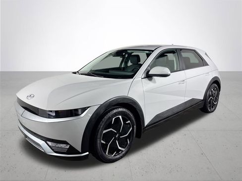 Used 2023 Hyundai Ioniq 5 SEL image 2