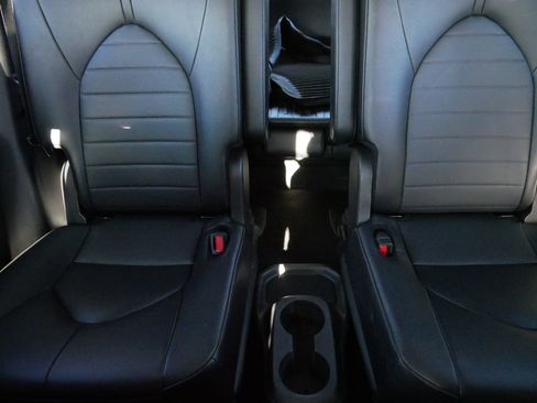 Certified 2024 Toyota Highlander XLE image 13