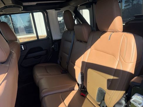 Used 2021 Jeep Wrangler Unlimited Sahara image 4