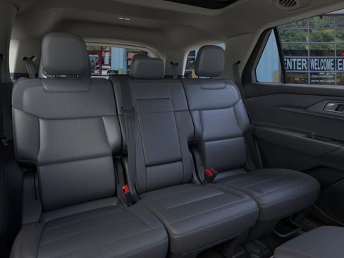 Used 2025 Ford Explorer Active w/ Active Comfort Package image 11